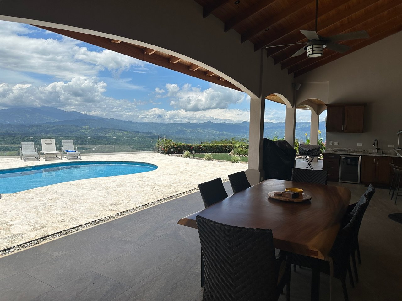 Panoramic Sunset View Estate, Atenas, Alajuela