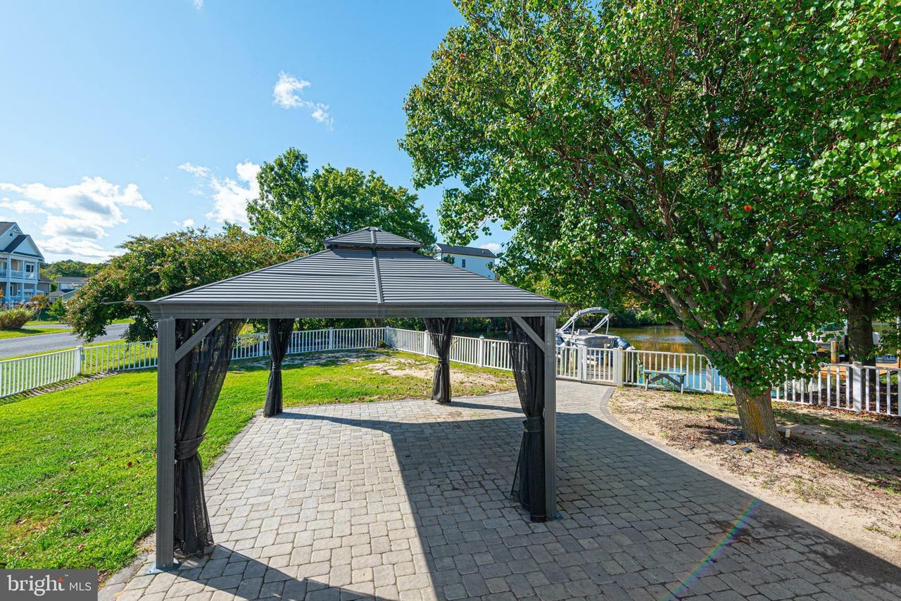 12121 Salt Point Rd