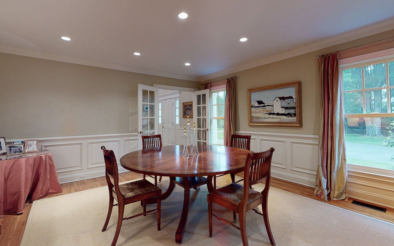 1615 Cross Highway
