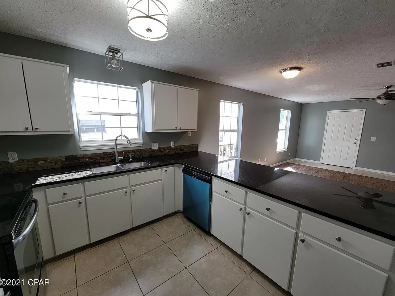 5520 BEACH Drive Unit B
