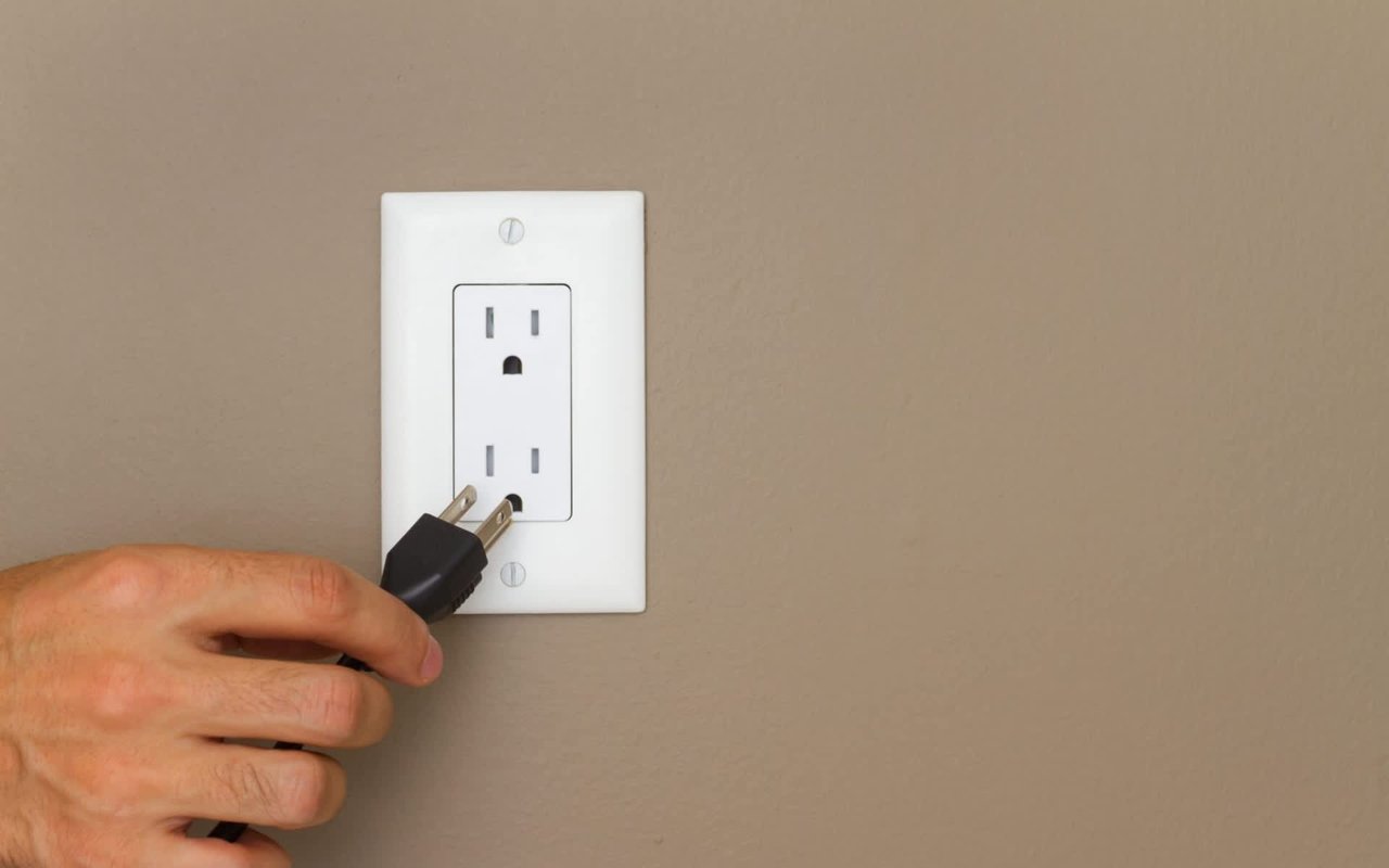 Outlets Not Working? Try This Before Calling an Electrician.