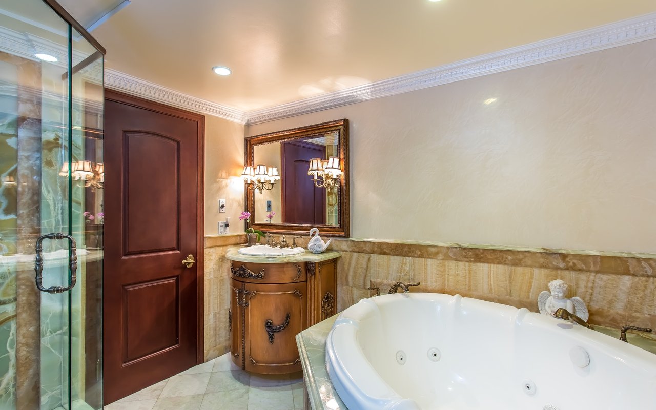 10450 Wilshire #11J