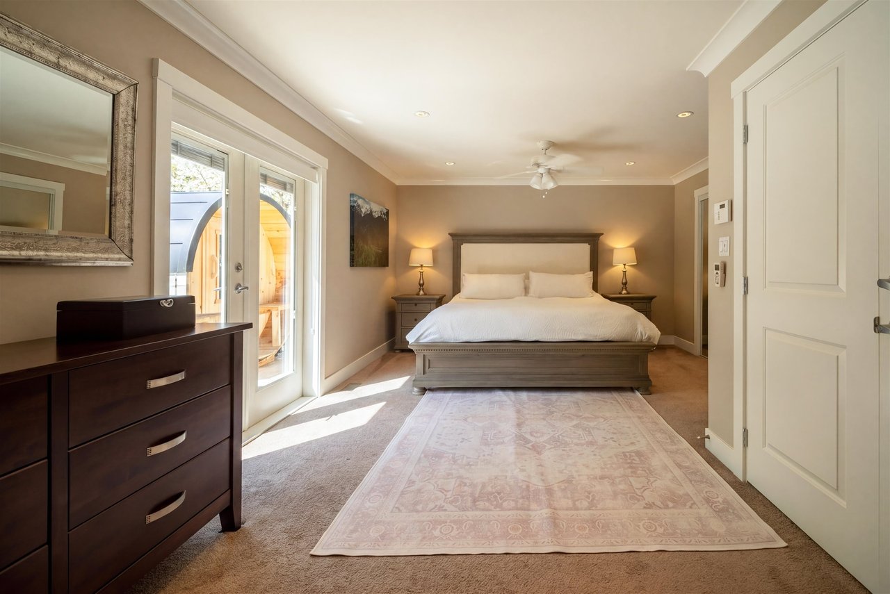 1422 Maple Cres