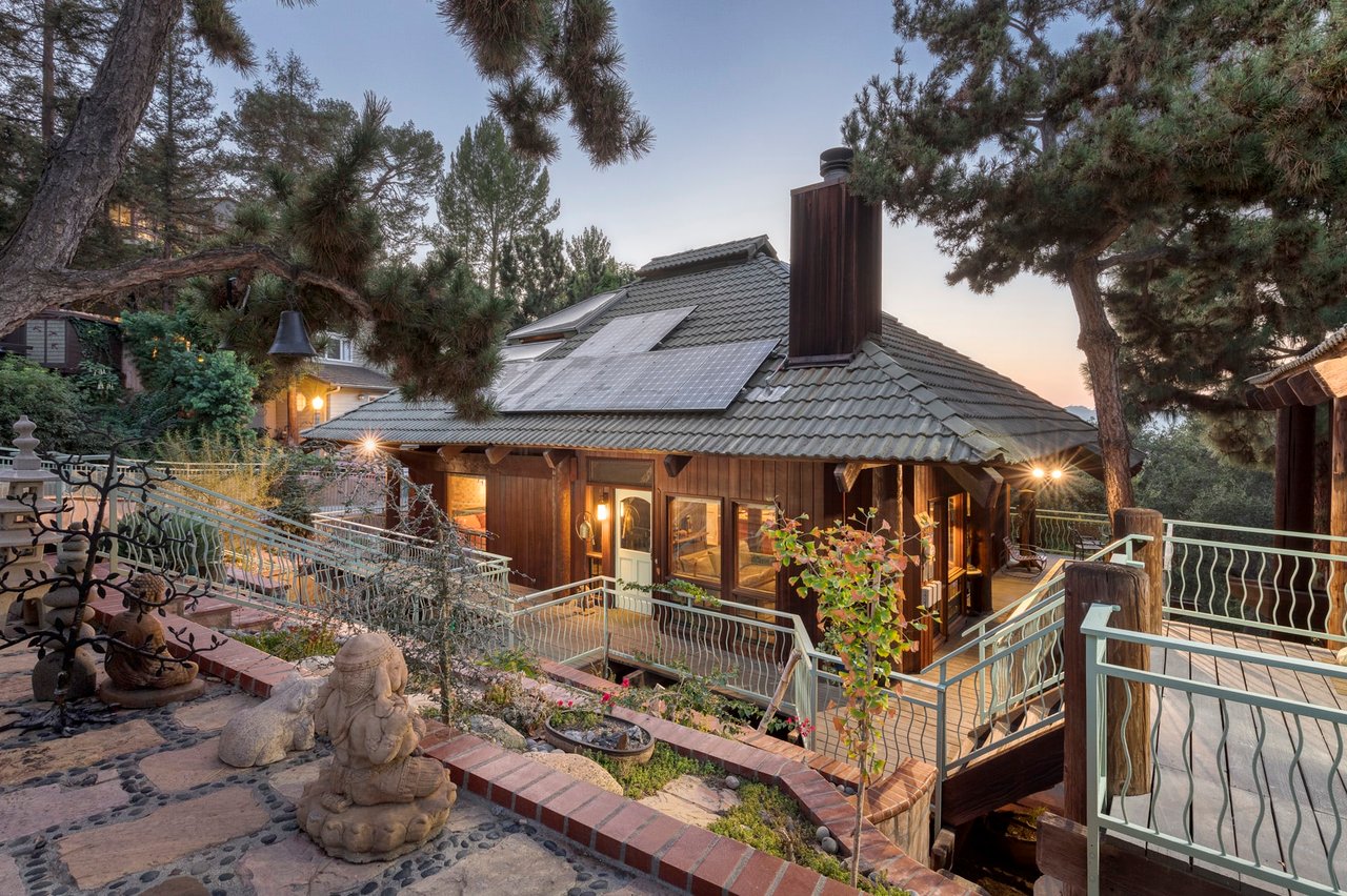 Early-’80s Kit House in Pasadena Pays Homage to 16th Century Japan