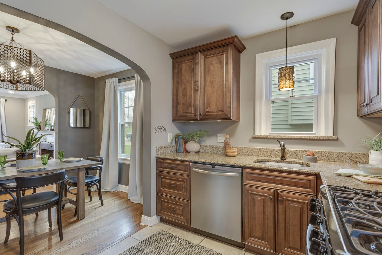 Chic Meets Functional in Des Peres