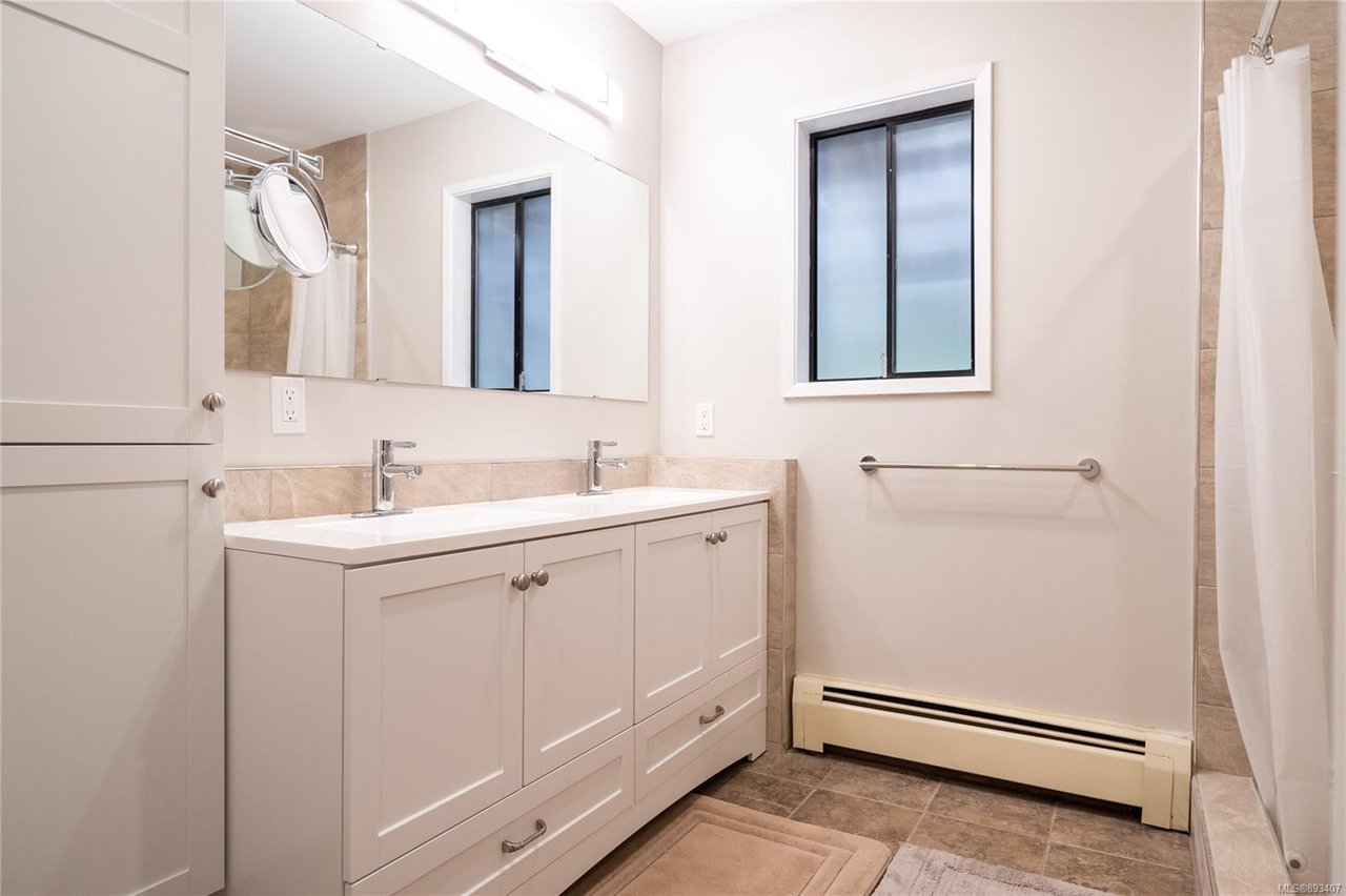 4105 Bridlewood Crt