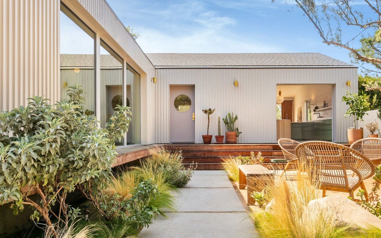 Courtyard House by And And And Studio, 2019