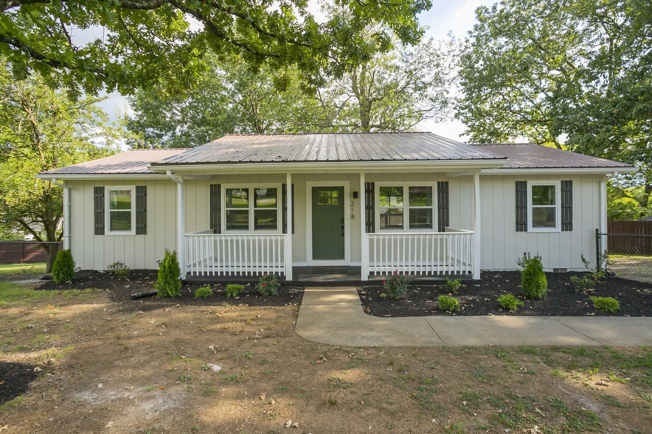 218 Hart Ln