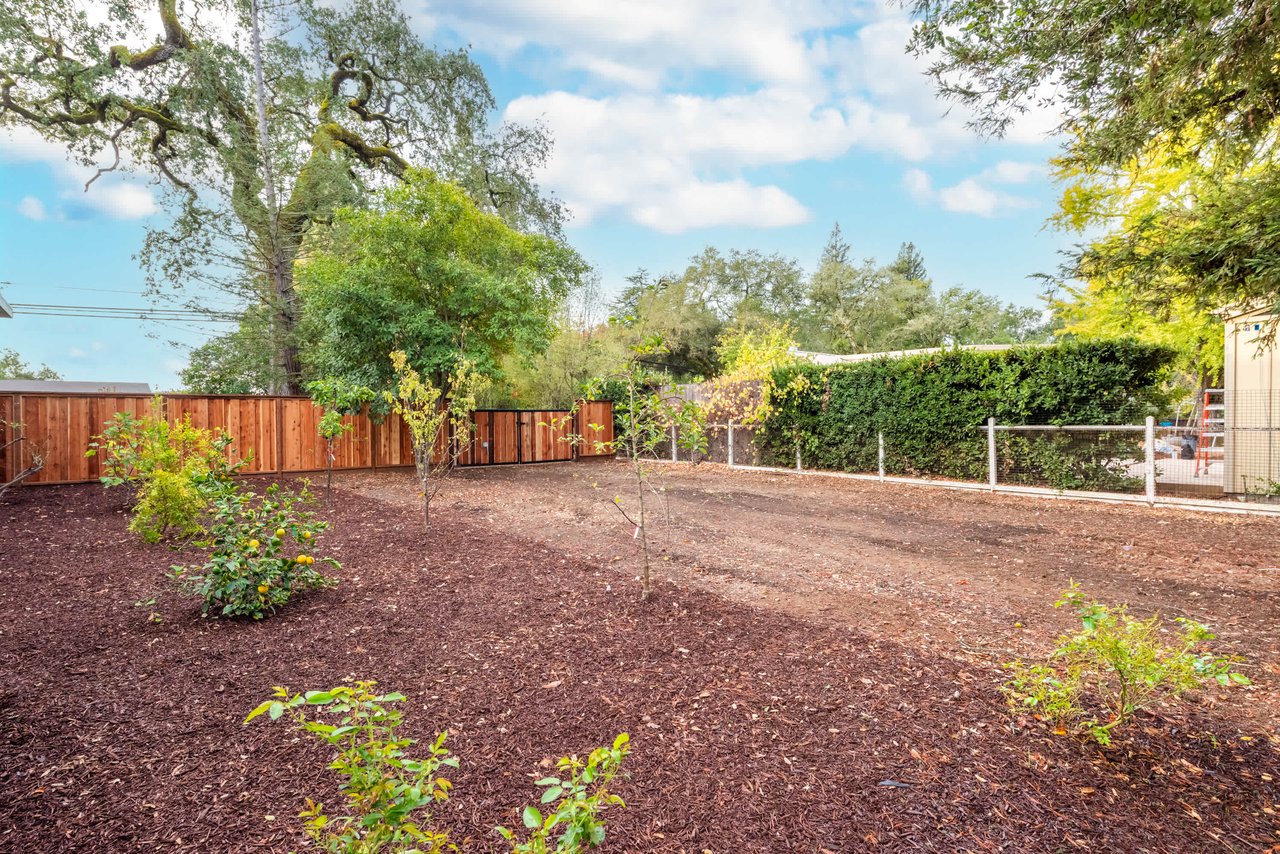 Healsburg Downtown Estate