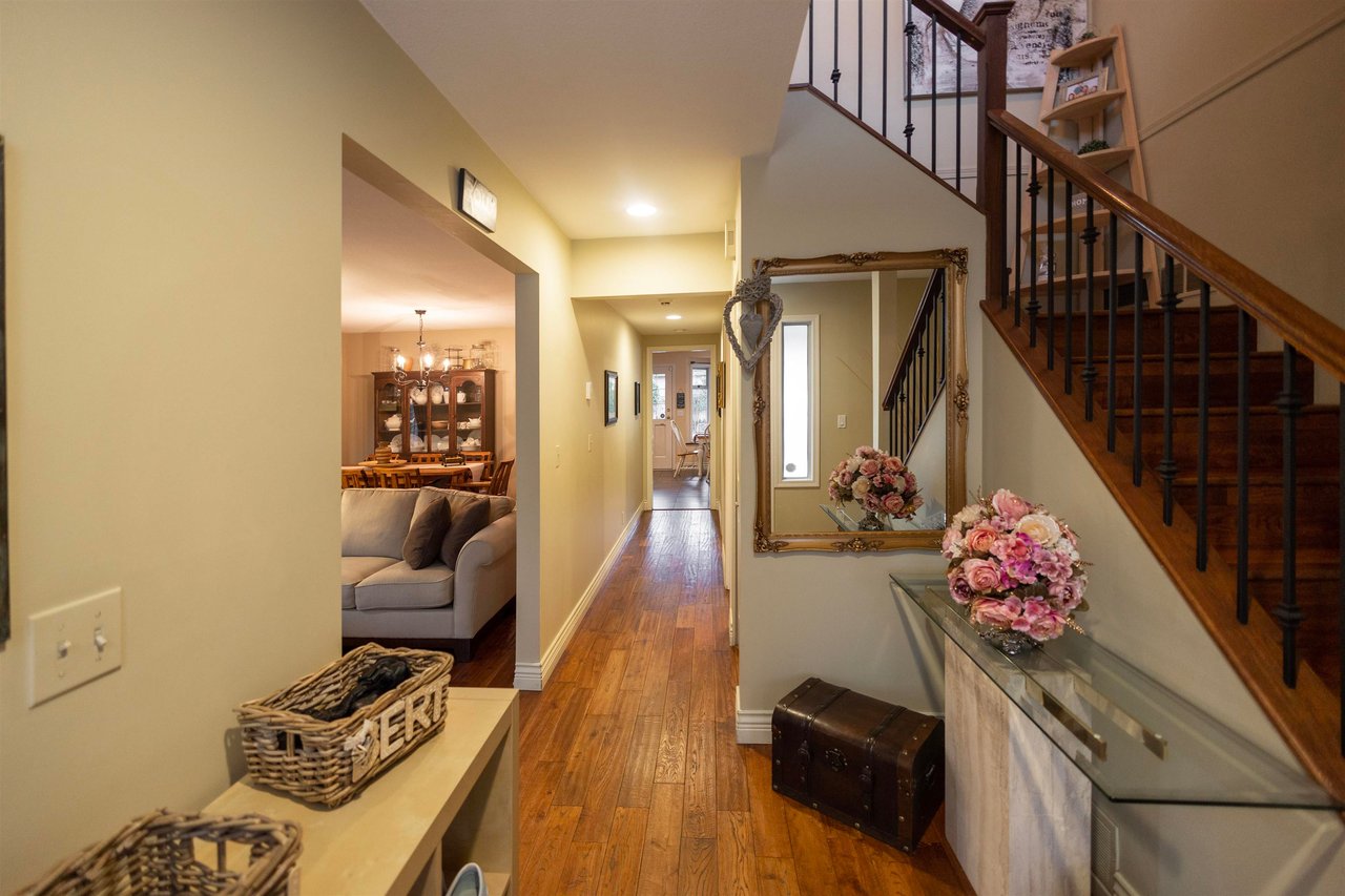4974 54 St