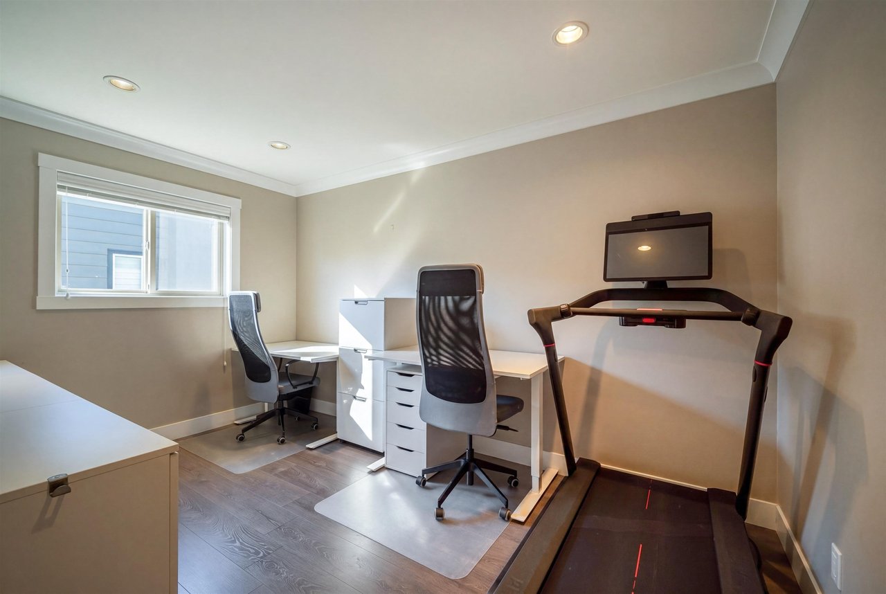 1422 Maple Cres