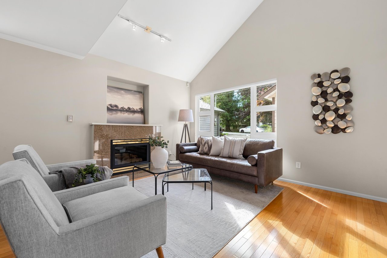 1162 Canyon Blvd