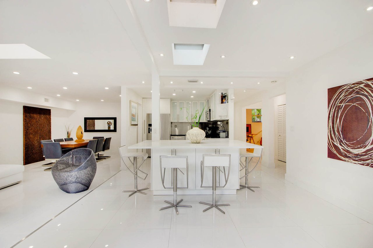 South Grove Modern Masterpiece
