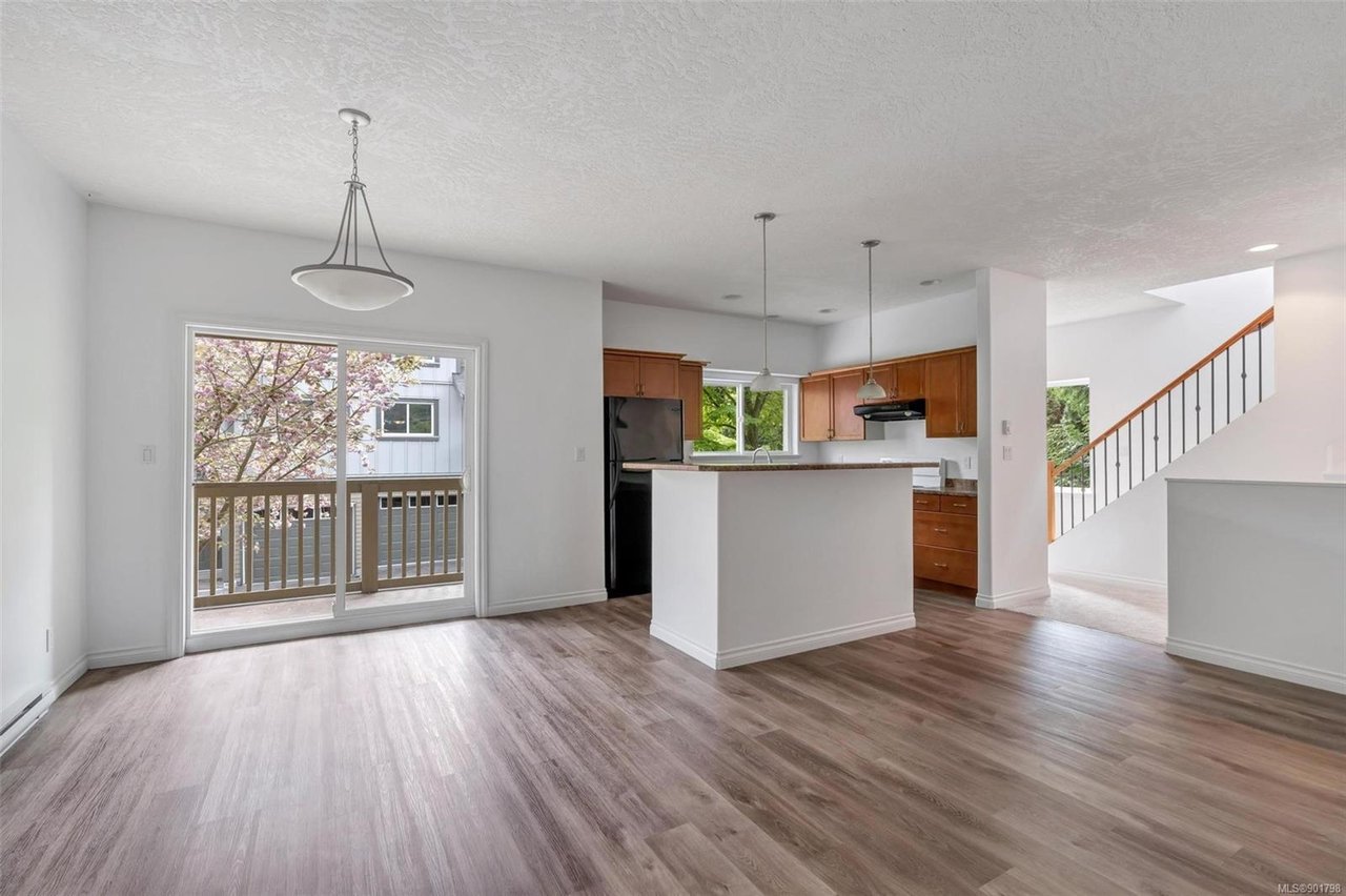 2-1405 Mallek Cres