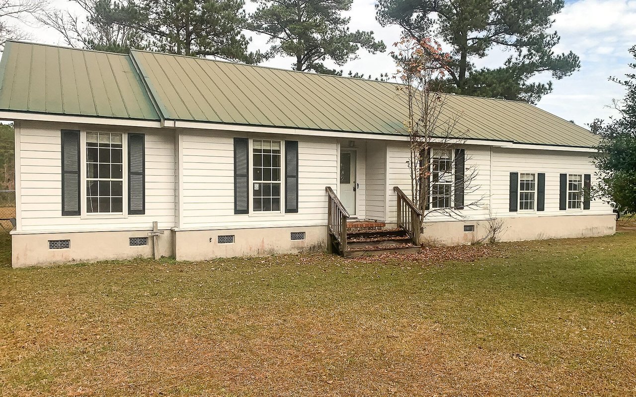 577 Spotted Horse Dr