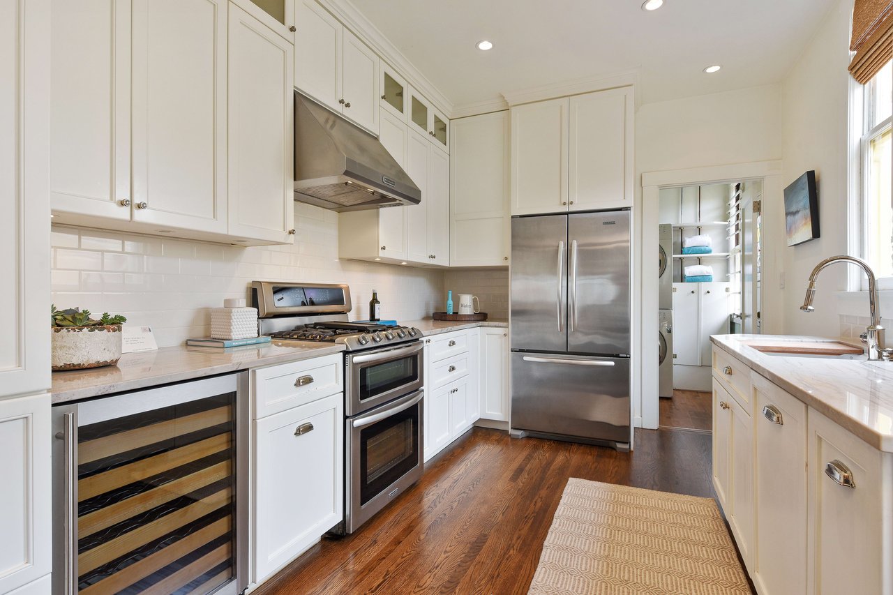 Chic Top Floor Inner Sunset Condominium
