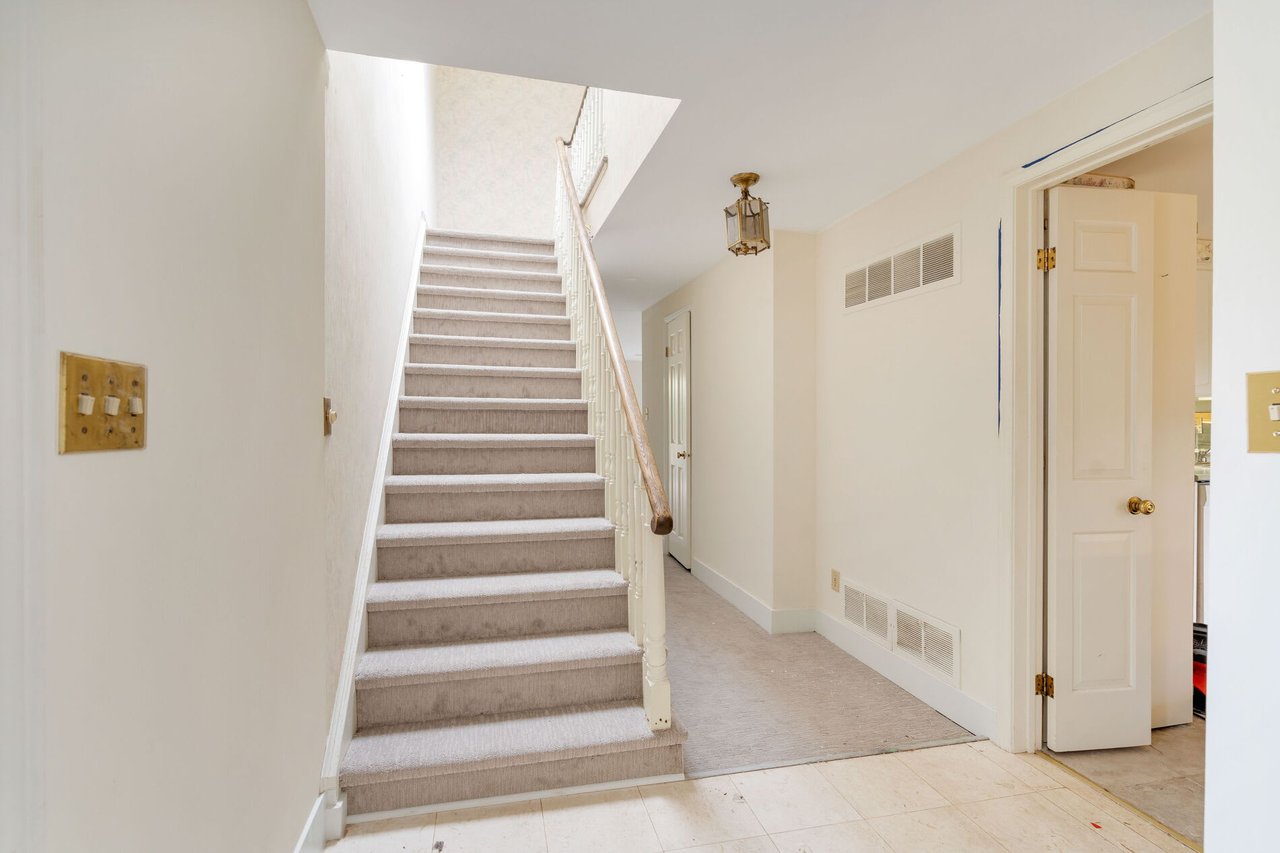 BAYVIEW VILLAGE TOWNHOME