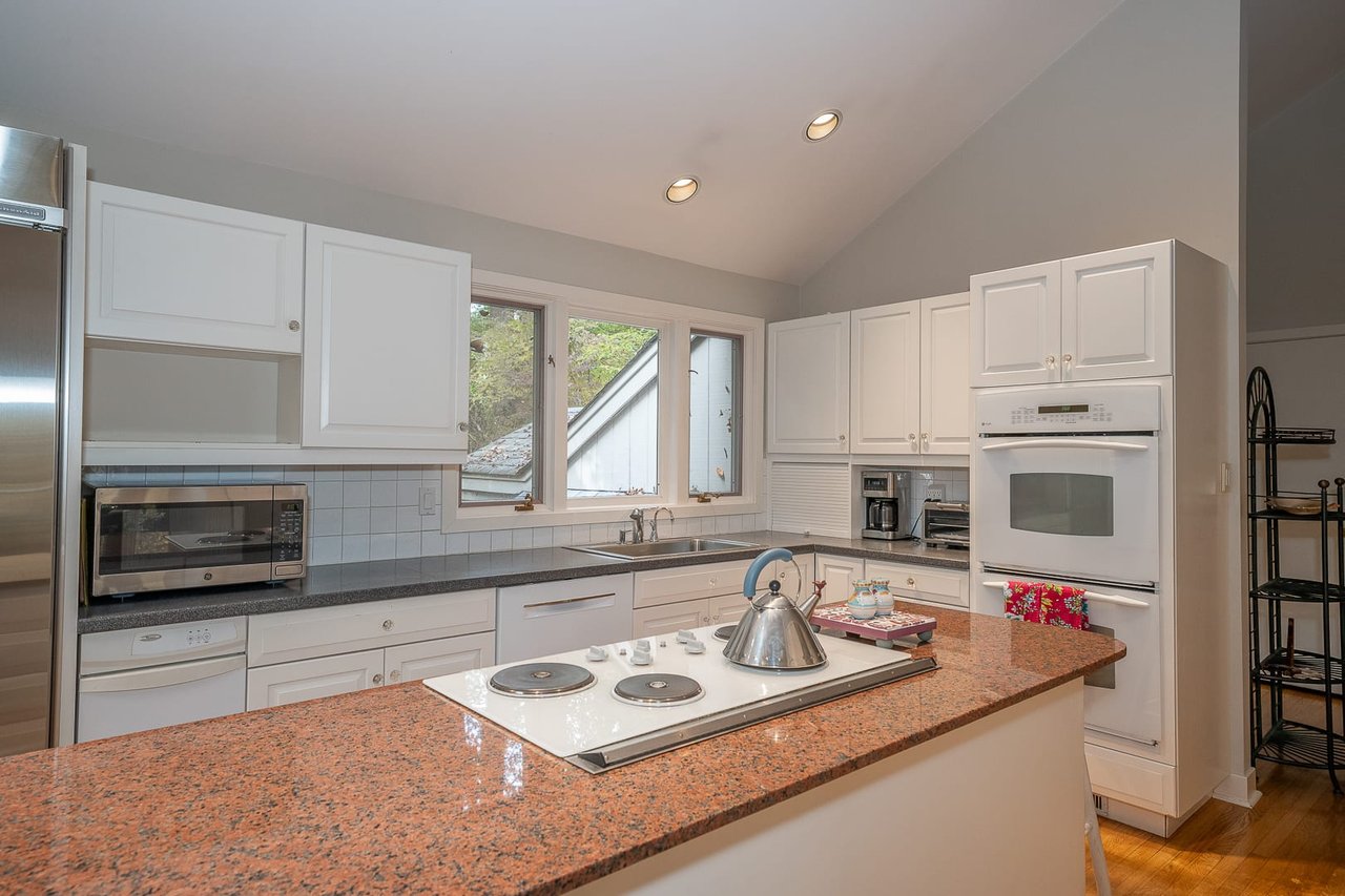 334 Malin Rd