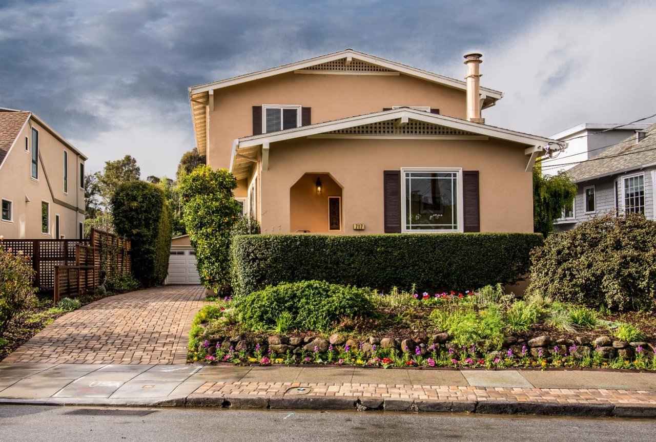 717 Acacia Dr