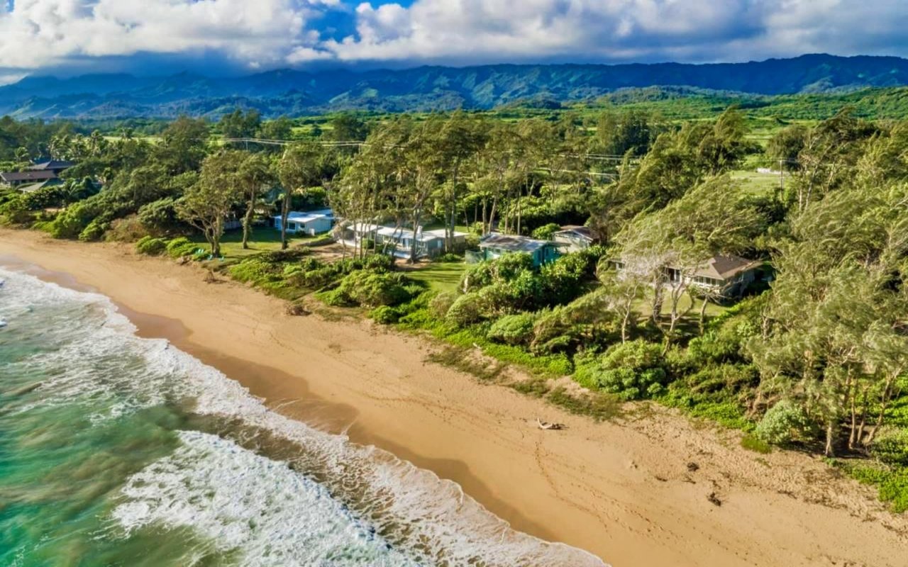 The Ultimate Hawai’i Beach House, Made Famous in the Hollywood Blockbuster “Soul Surfer”