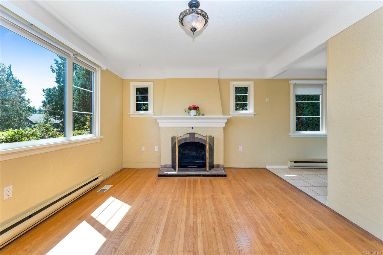 902 Forshaw Rd