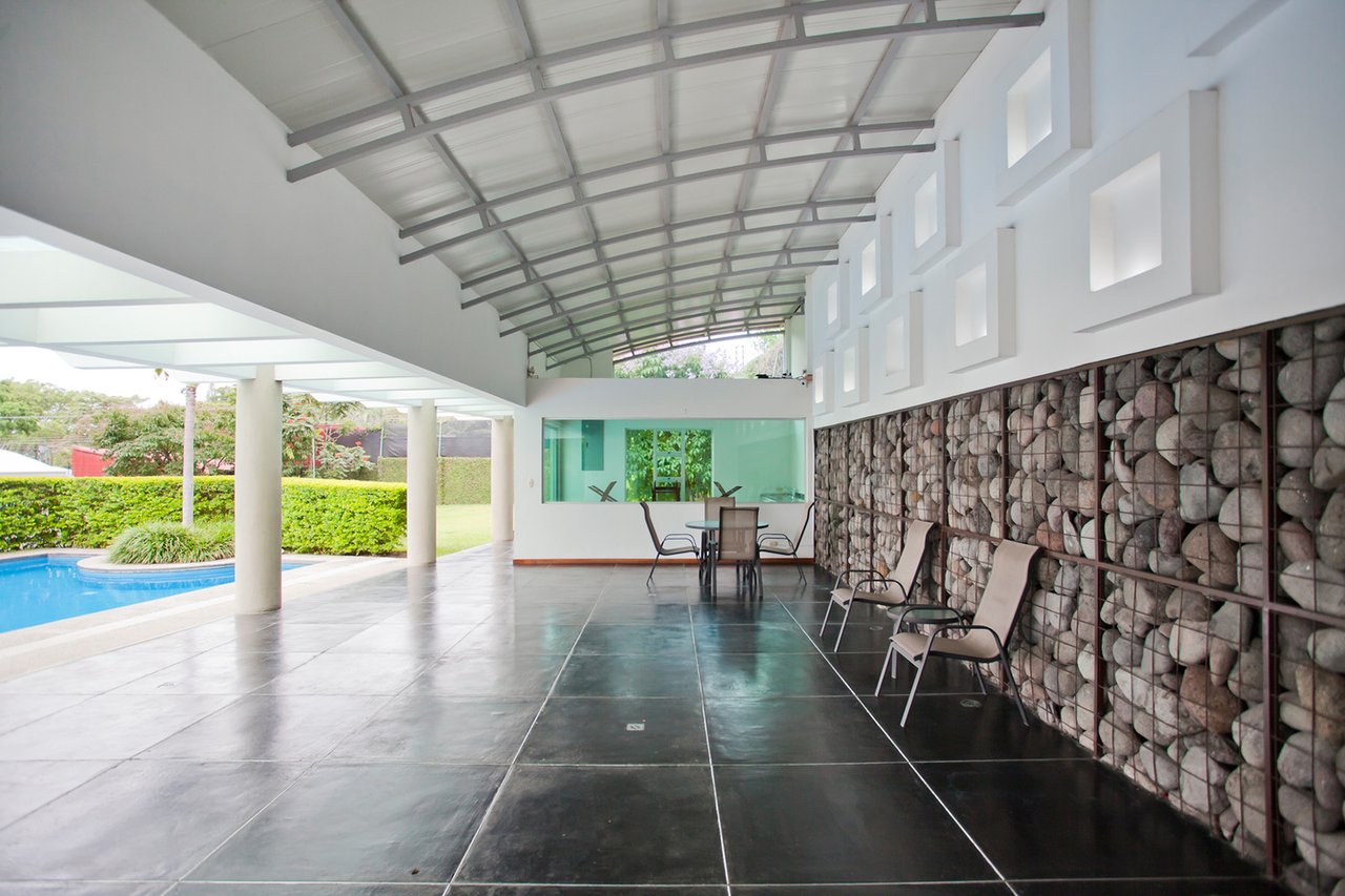 Mountain View Contemporary Apartment, Escazu, San Jose