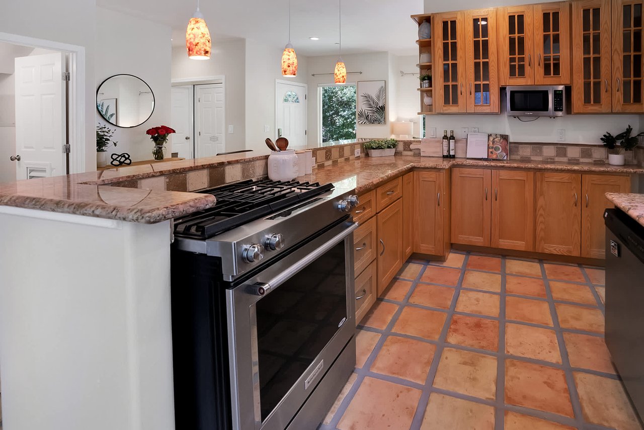 River View home with Modern Amenities