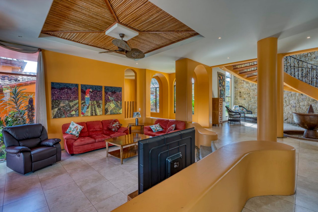 Luxury with Altitude 5 Bedroom Ocean & Mountain View Home 