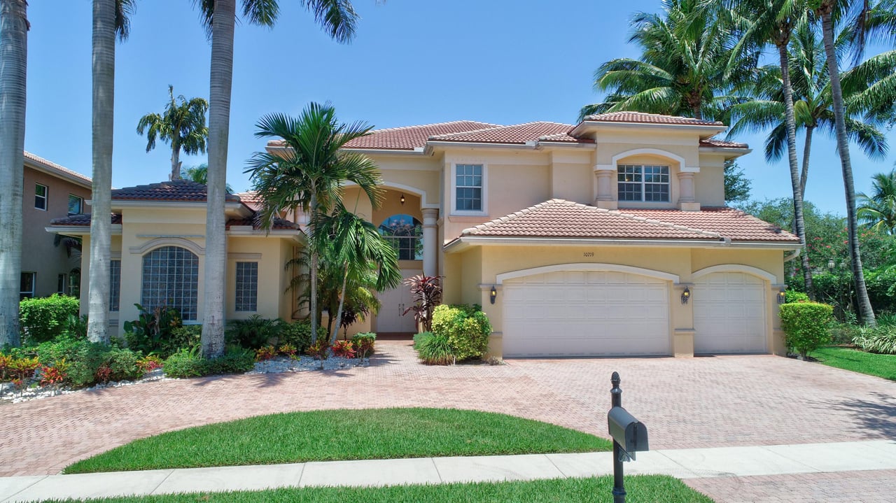 10719 Canyon Bay Ln