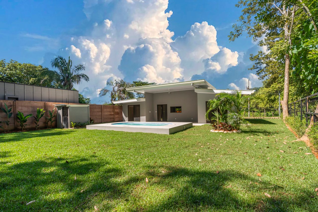 CASA MARINA – CLOSE WALK TO THE BEACH AT PLAYA CHAMAN – 0.14 ACRES
