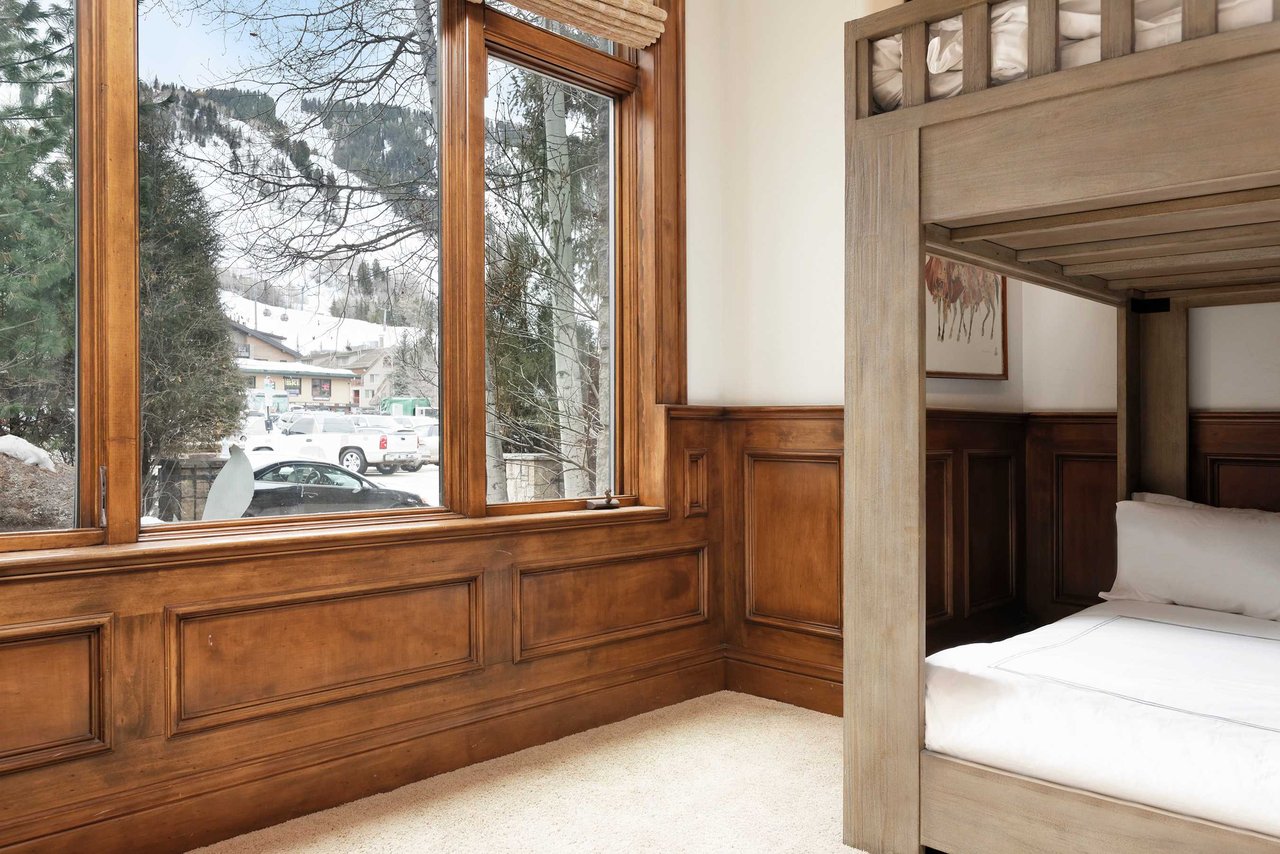 Amazing Townhome Just One Block from the Aspen Mountain Gondola