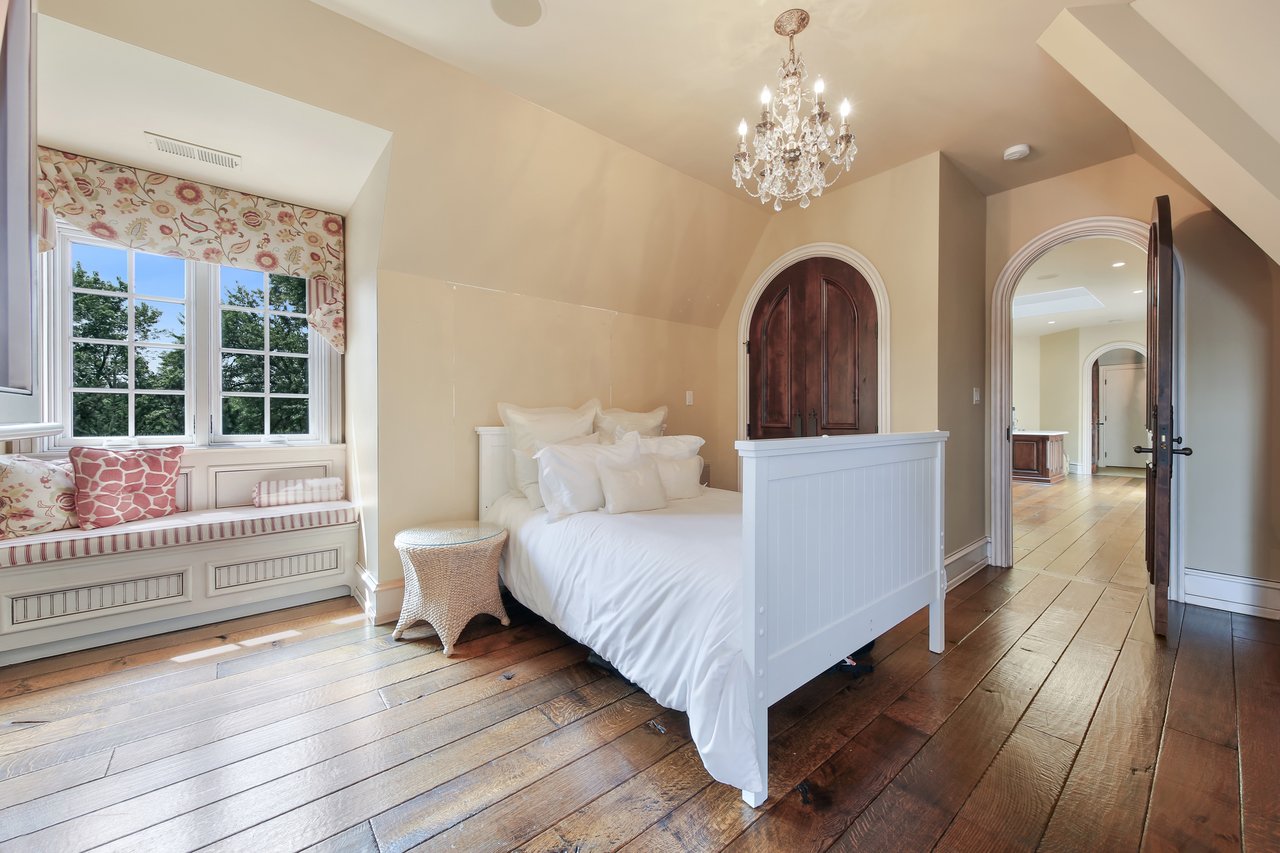 world class home in southeast hinsdale