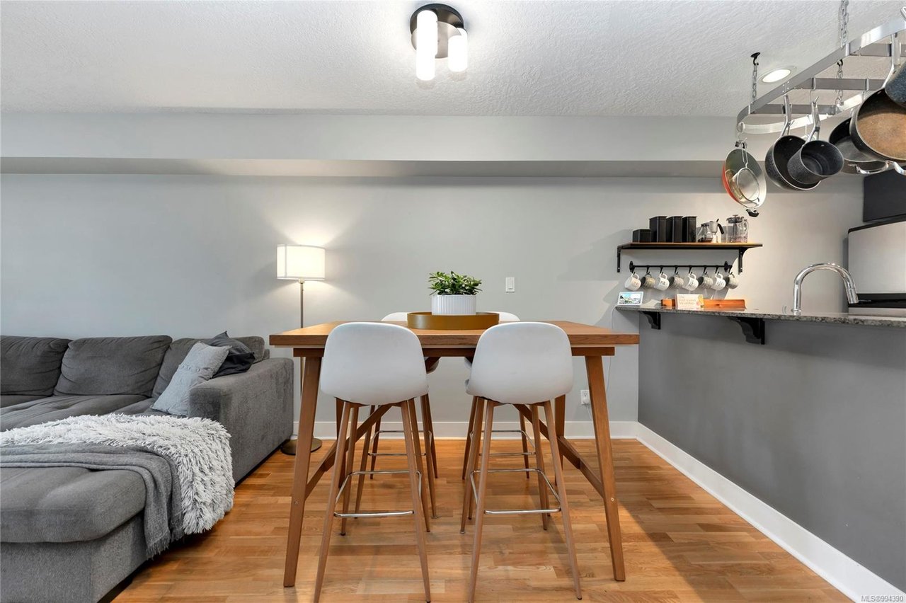 204-2717 Peatt Rd