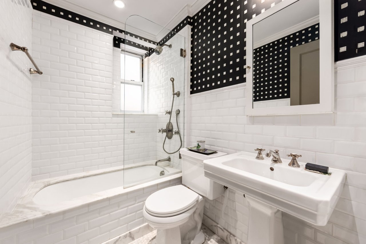 670 W End Ave, #8C