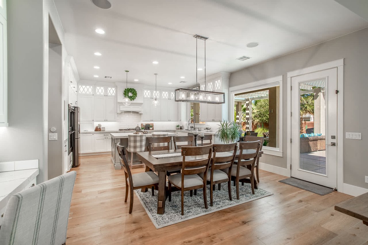 258 W Blue Quartz Dr
