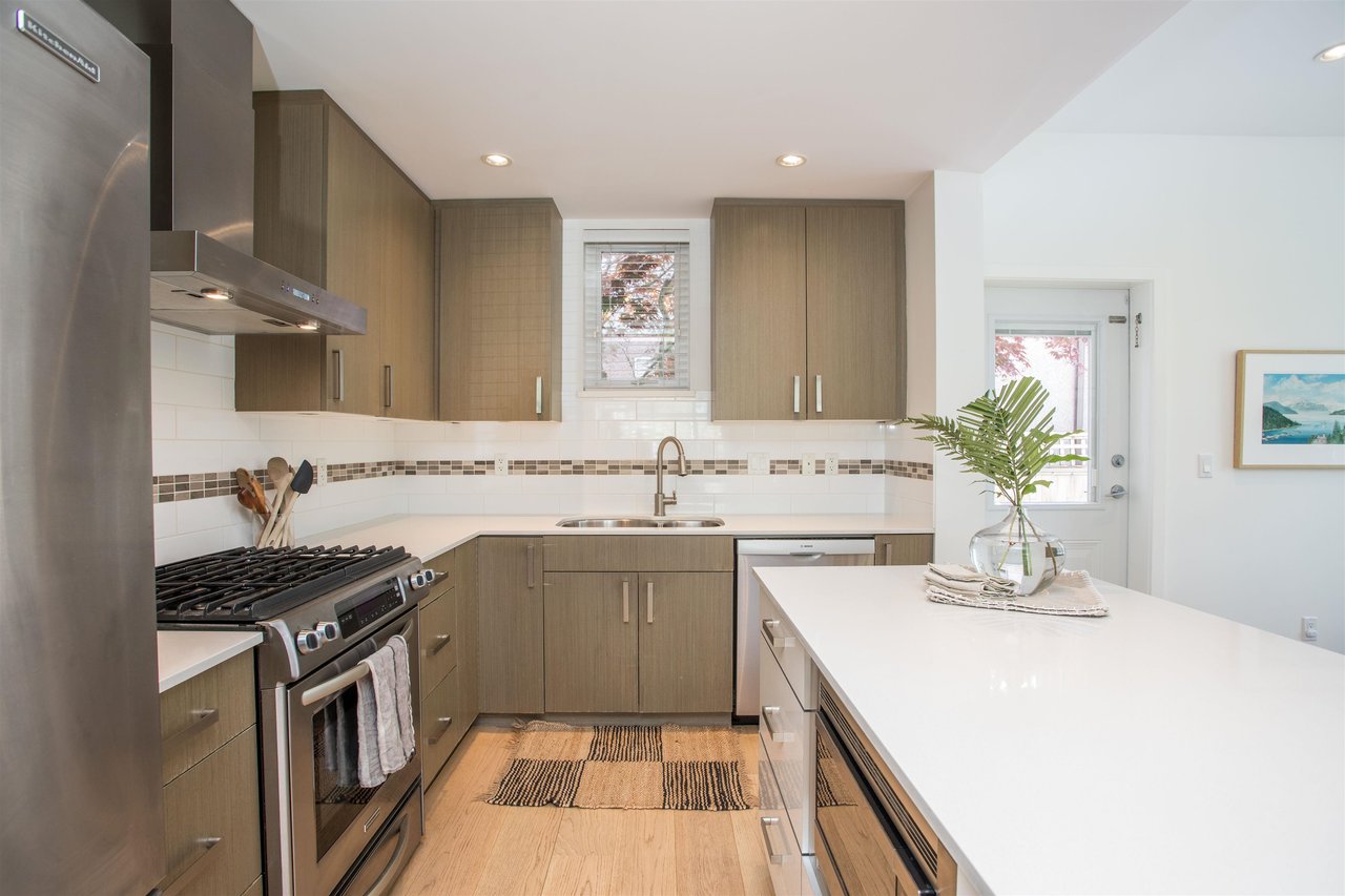 205 W 19th St
