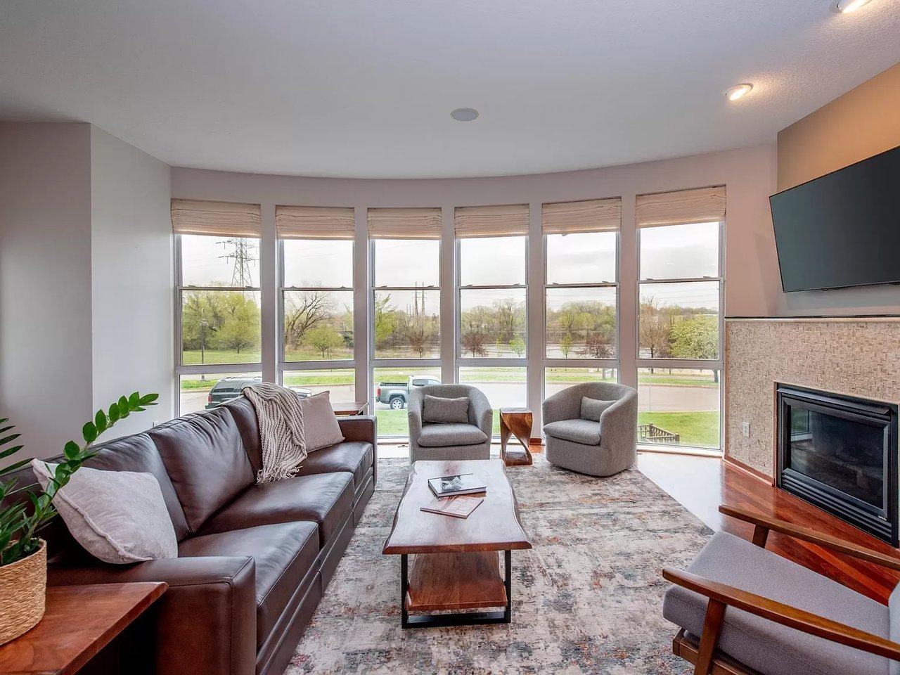 2307 River Pointe Cir