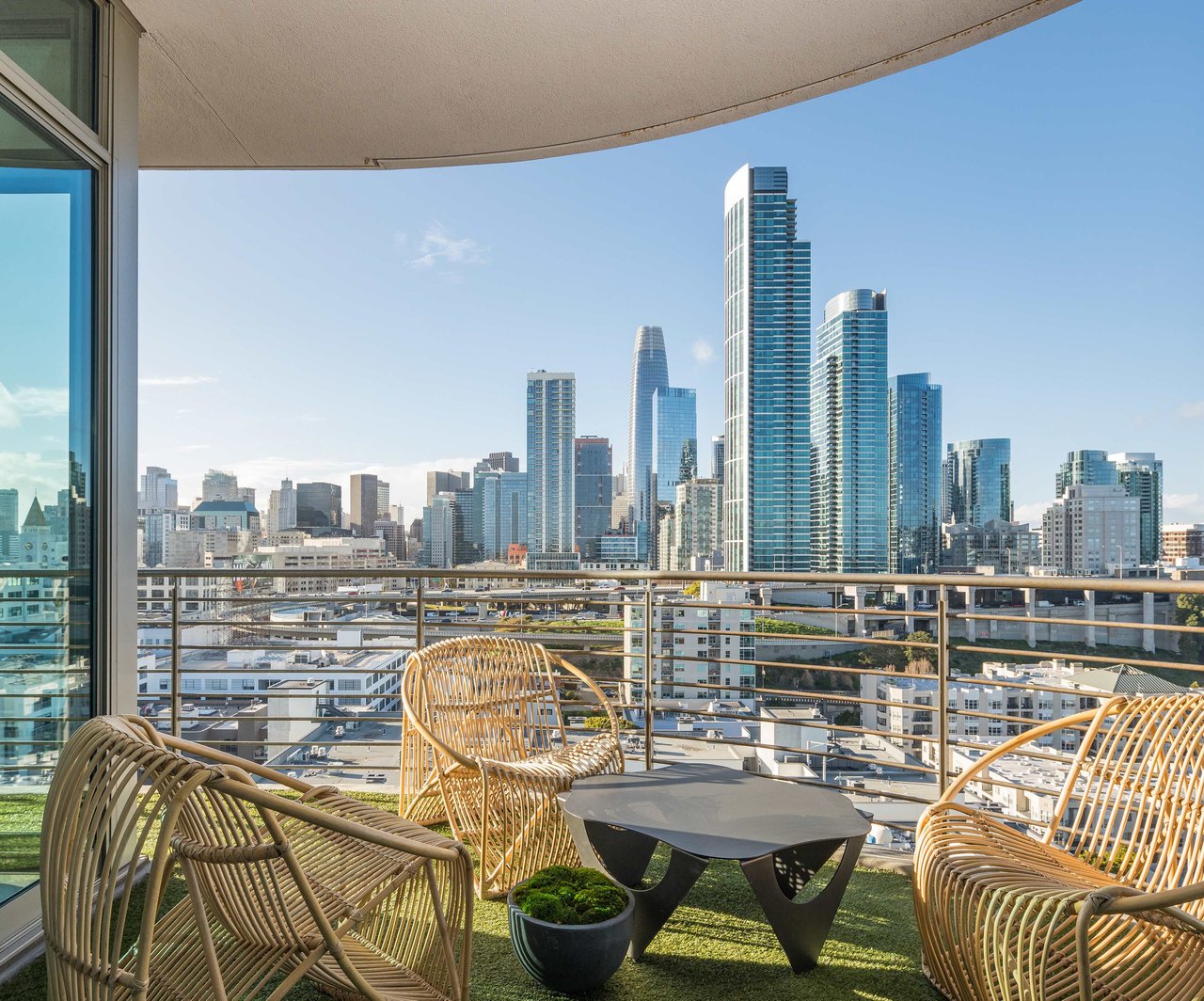 219 Brannan Street Unit: 18D