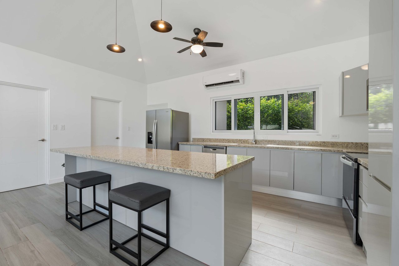 The Point 20 | Modern Elegance Meets Coastal Serenity – Home for Sale in Playa Avellanas!