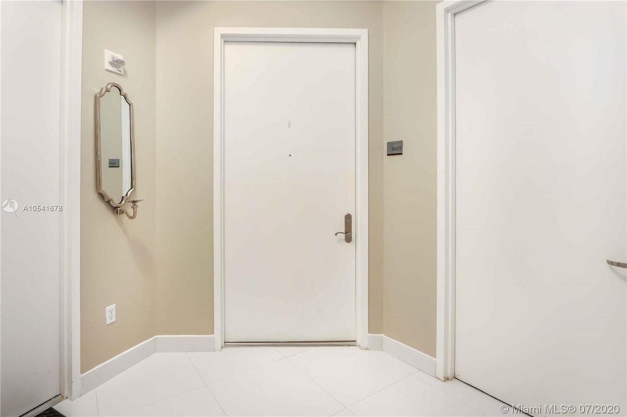 16001 Collins Ave, #3605