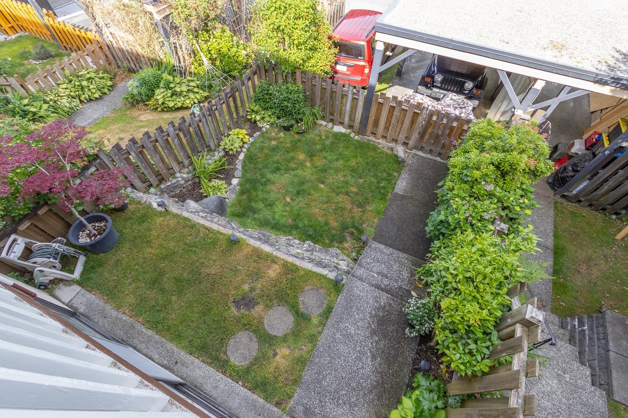 1148 Deep Cove Road, North Vancouver