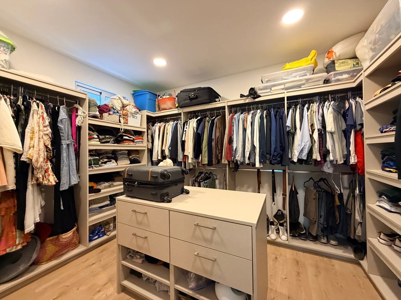 Contemporary Corner Condo, Santa Ana, San Jose
