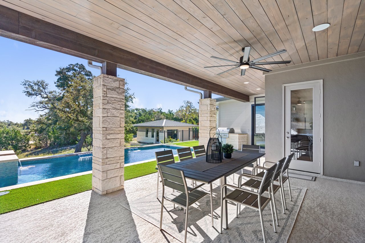 Bee Caves Single Story with Air Conditioned 2nd 2-Car Garage/ADU