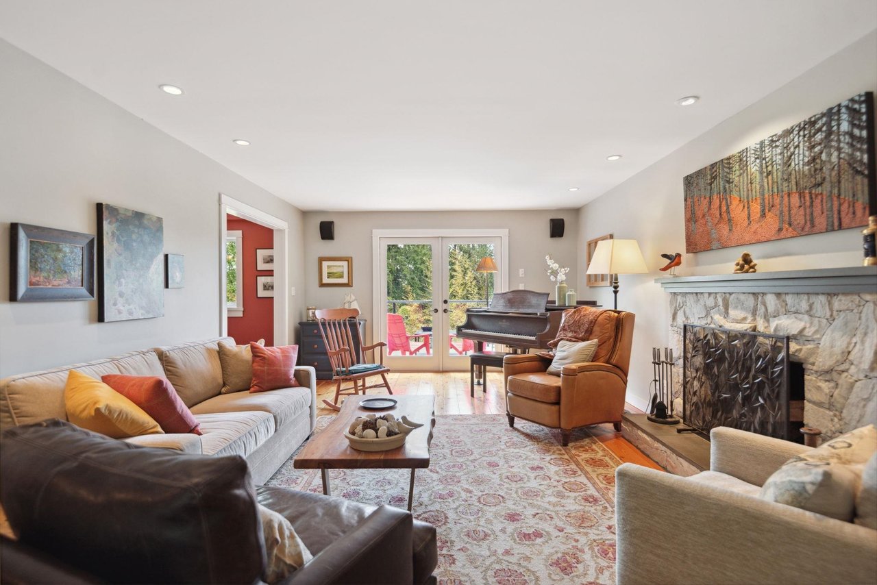 1253 Bracknell Cres