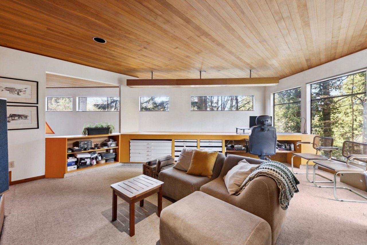 2240 Windridge Dr