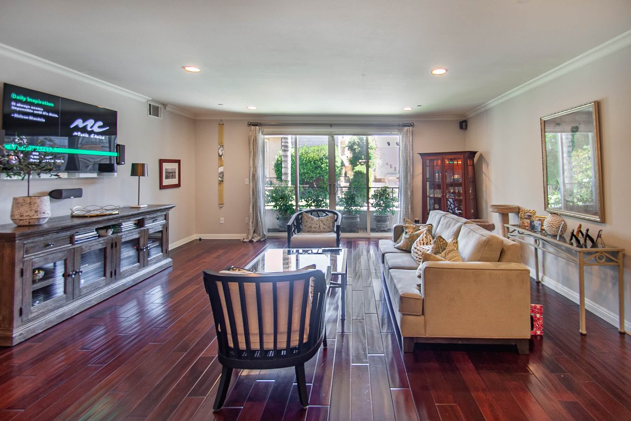 4533 Vista Del Monte Ave 101 Sherman Oaks, CA
