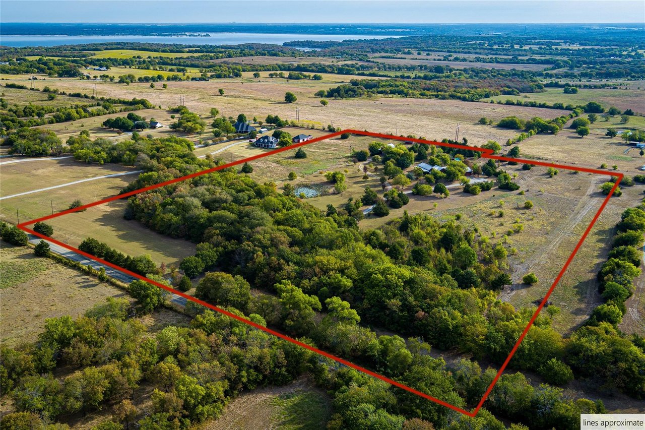 7390 Preston Road in Denison Has Just Hit the Market