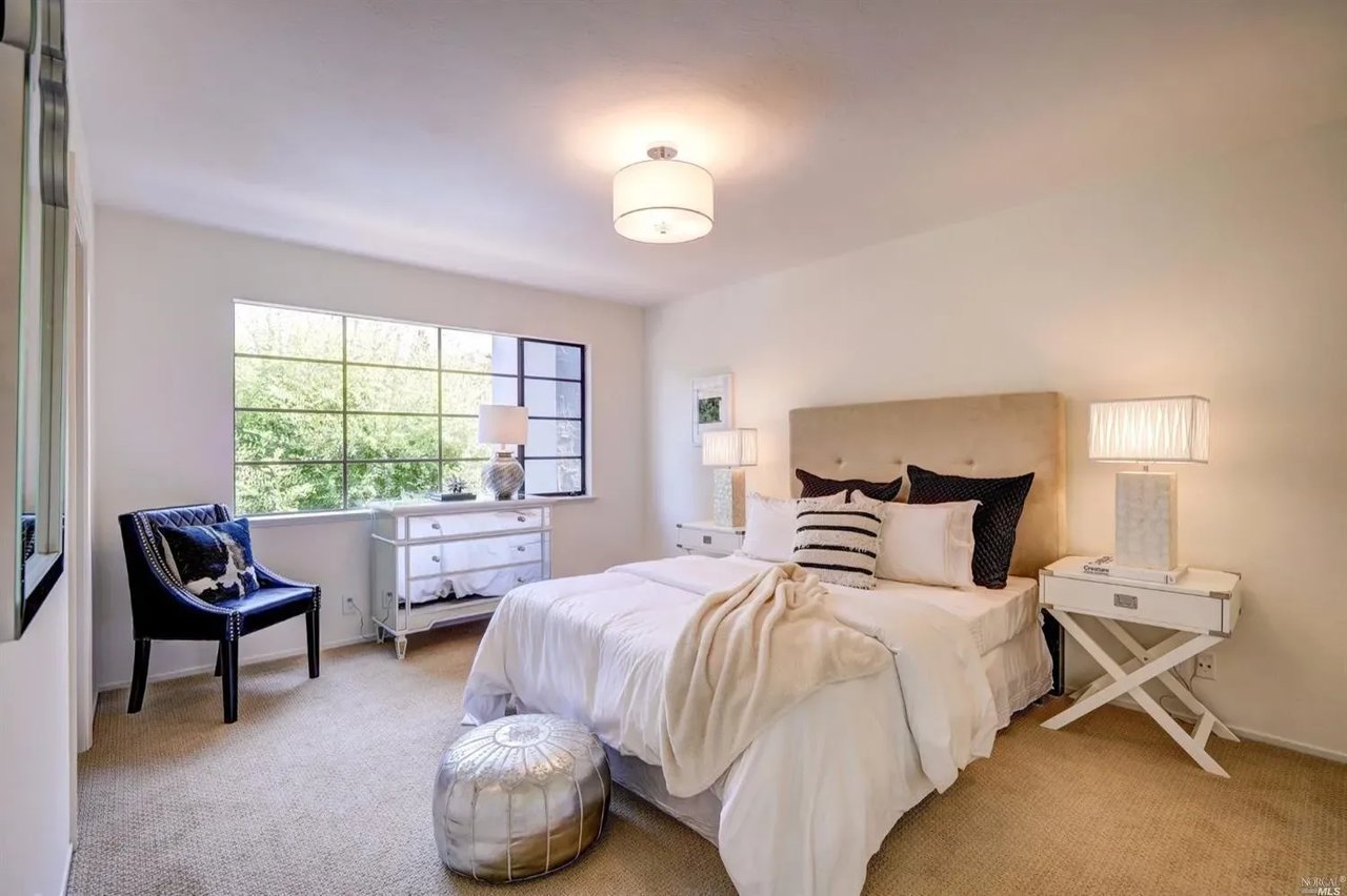 9 Emlin Pl