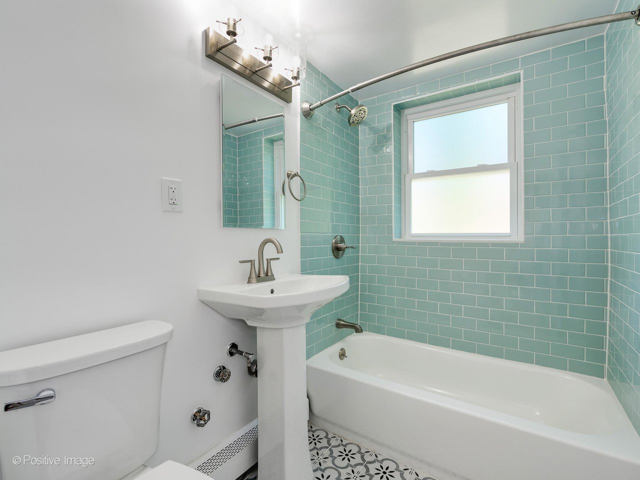 2200 W Farwell Ave Unit 1