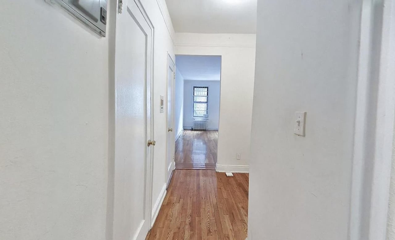 210 East 38th Street, Apt 2-B